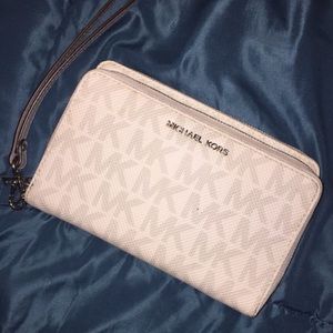 Michael Kors Wallet/Wristlet